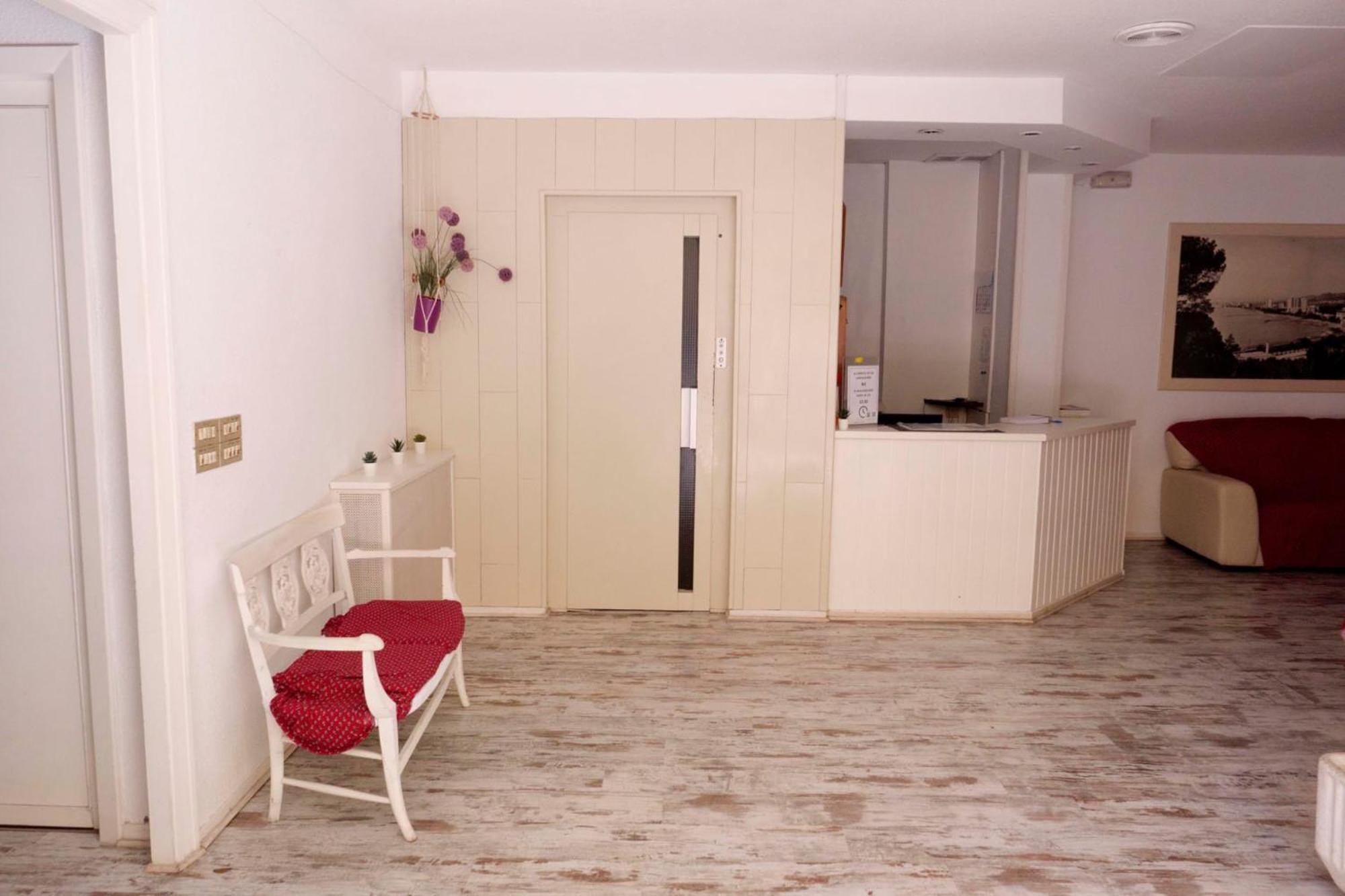 Hostal La Torre Benicàssim Buitenkant foto