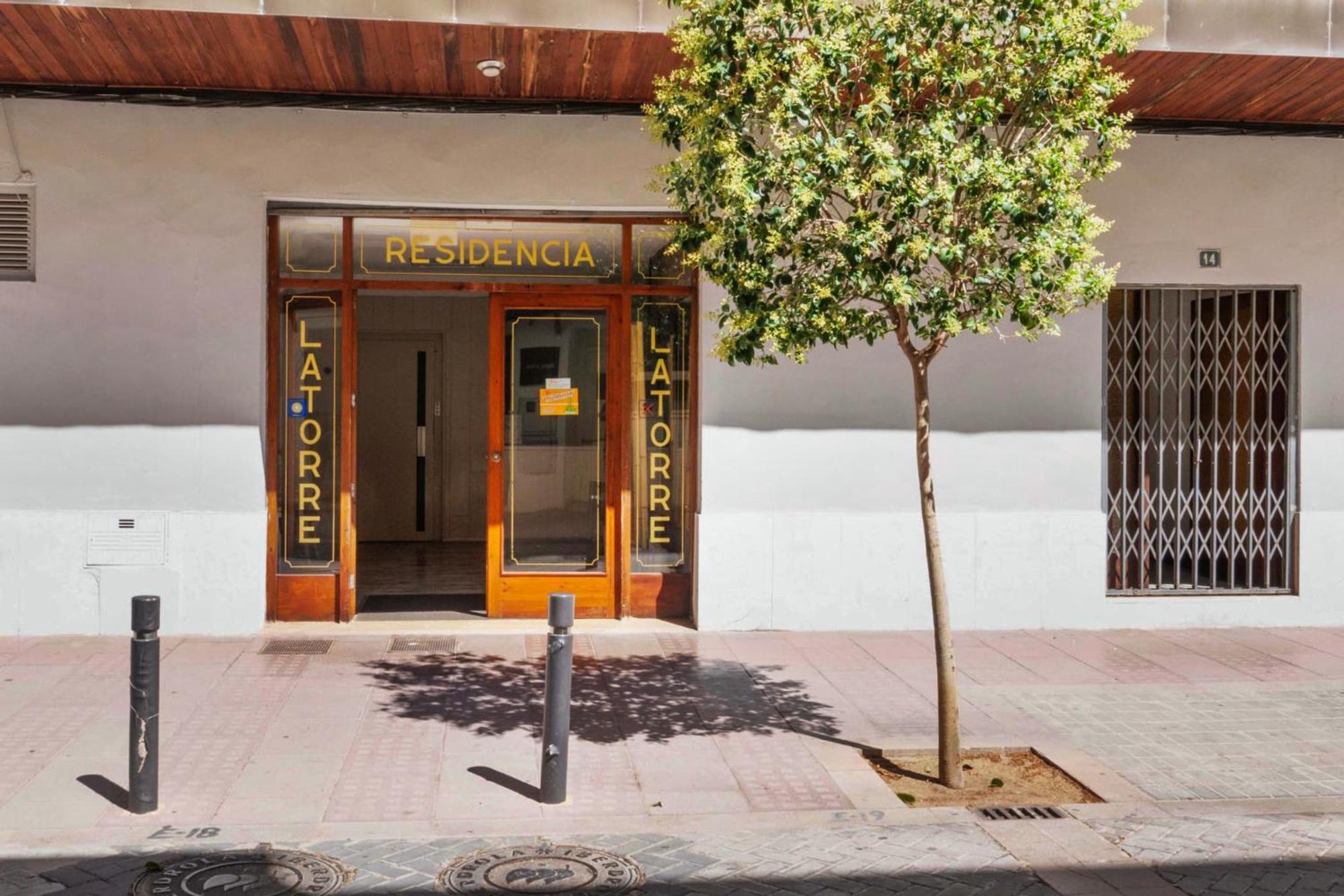 Hostal La Torre Benicàssim Buitenkant foto