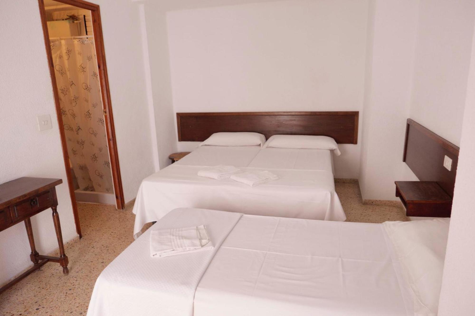 Hostal La Torre Benicàssim Buitenkant foto